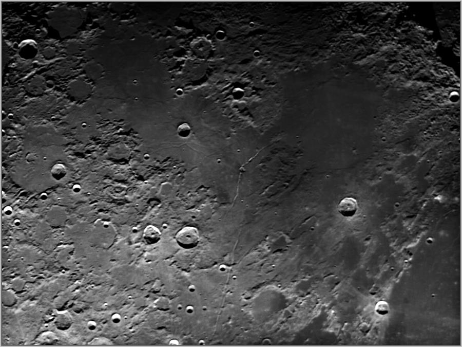 Hyginus-Rille_2016-03-16